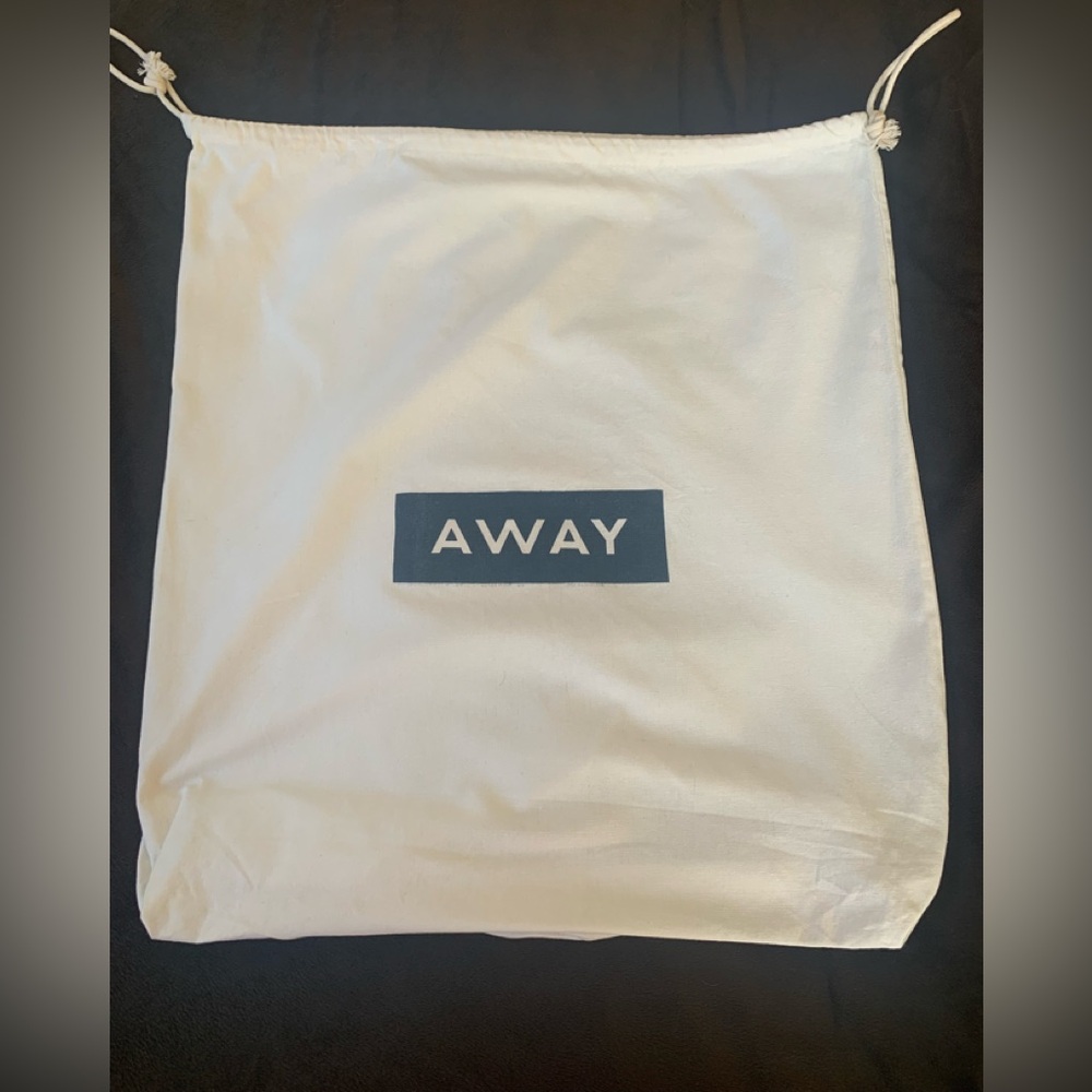 AWAY heavier large drawstring off white dust bag VVGUC++